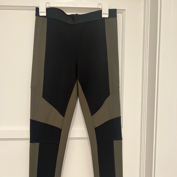 BCBGMaxAzria Color Block Knit Leggings - Picture 3 of 5